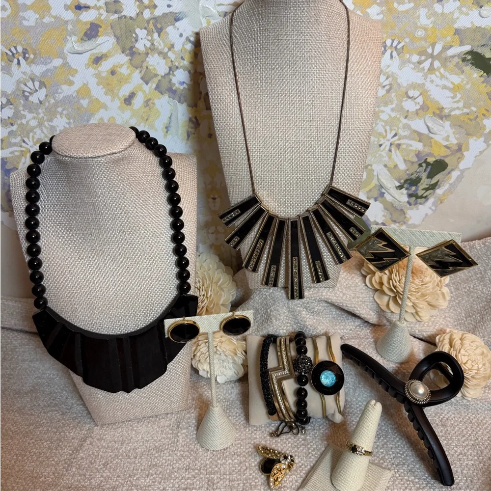 #678‎ “Golden Nights” 11pc Jewelry Bundle Set - Black and Gold Glam Night